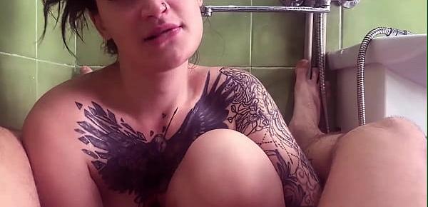  I saw my sister in the shower and began to blackmail into a blowjob - tattooslutwife